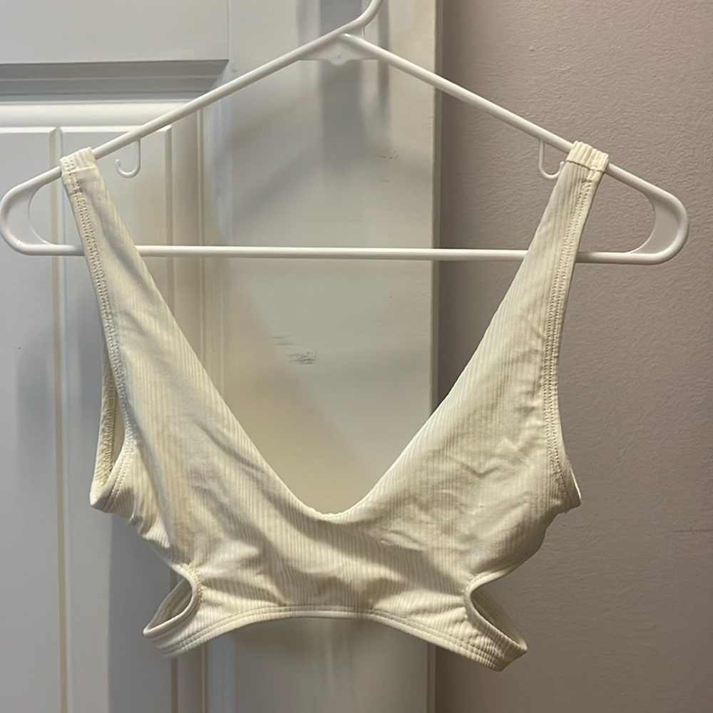Kasaki white bikini top